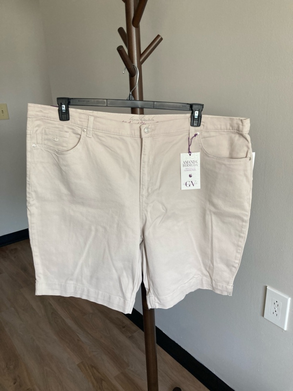 Gloria Vanderbilt stonewood jean Bermuda short flawless stretch classic rise 24W